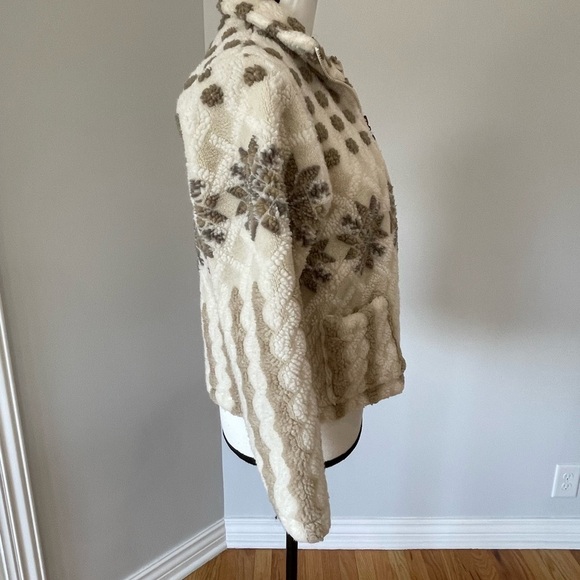 Duffel Outdoor fleece jacket in a size small - Picture 9 of 13